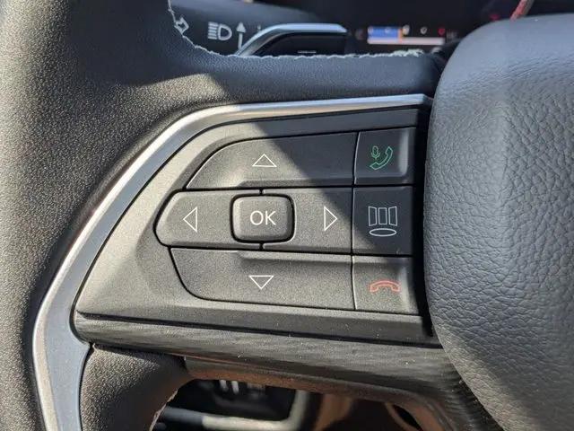 2025 Jeep Grand Cherokee L Laredo X 4x2