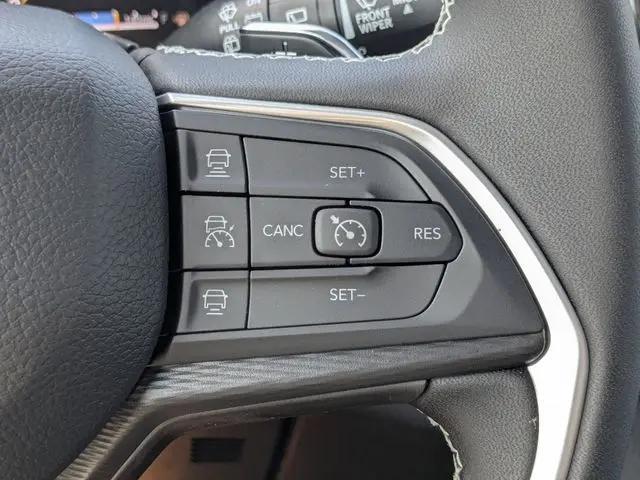2025 Jeep Grand Cherokee L Laredo X 4x2