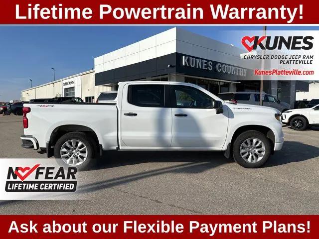 2022 Chevrolet Silverado 1500 4WD Crew Cab Short Bed Custom