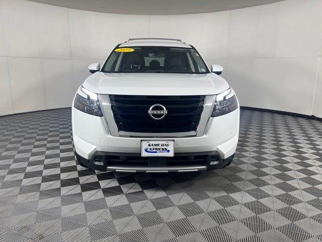 2025 Nissan Pathfinder SL 4WD