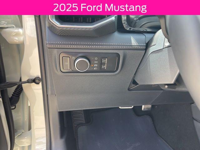 2025 Ford Mustang GT Premium Fastback