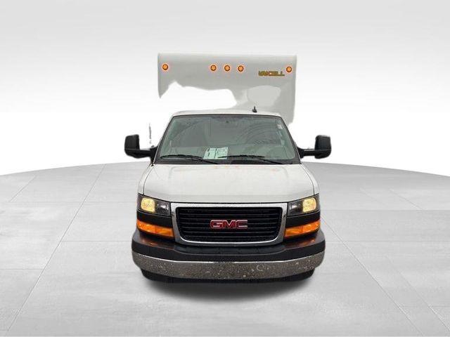 2025 GMC Savana Cutaway Work Van