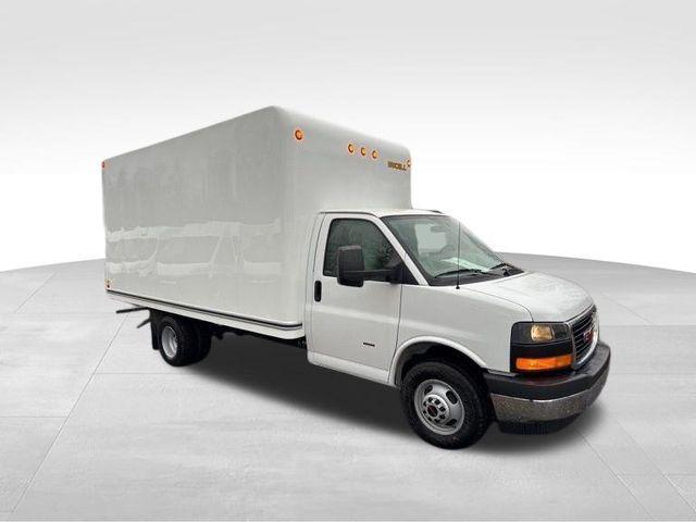 2025 GMC Savana Cutaway Work Van