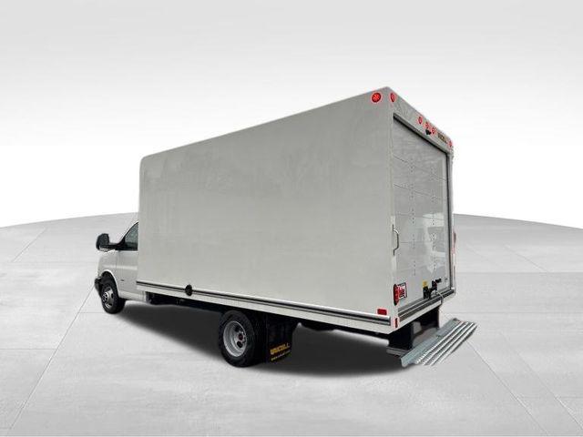 2025 GMC Savana Cutaway Work Van