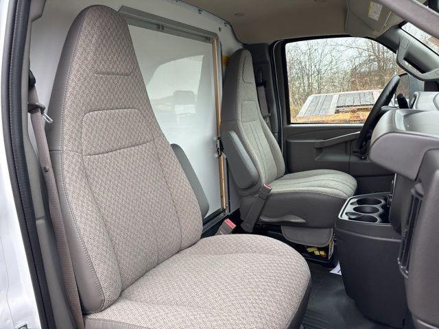 2025 GMC Savana Cutaway Work Van