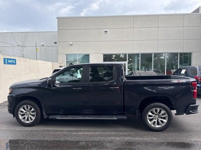 2022 Chevrolet Silverado 1500 4WD Crew Cab Short Bed Custom