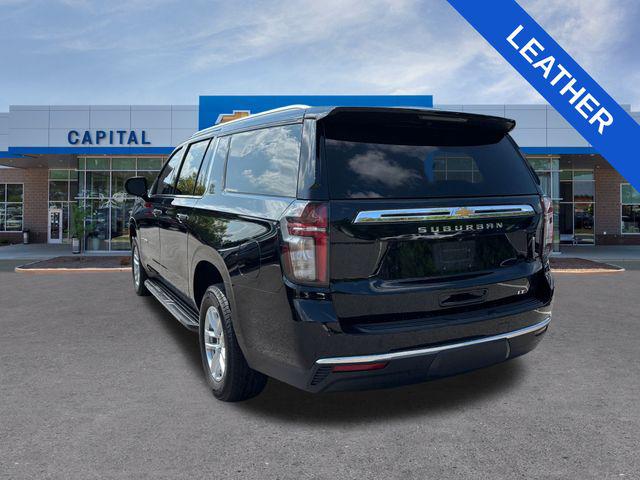 2022 Chevrolet Suburban 4WD LT