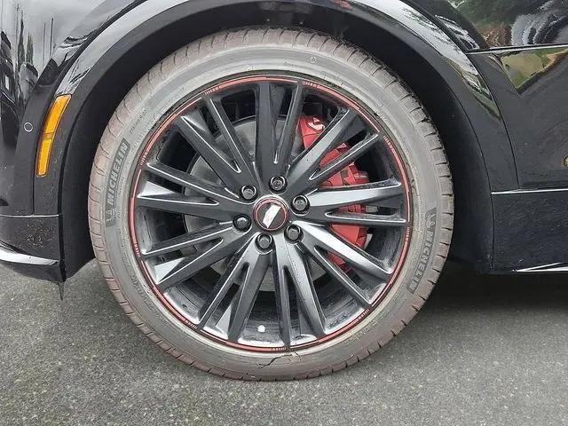2026 Cadillac iQ V-Series w/1SV