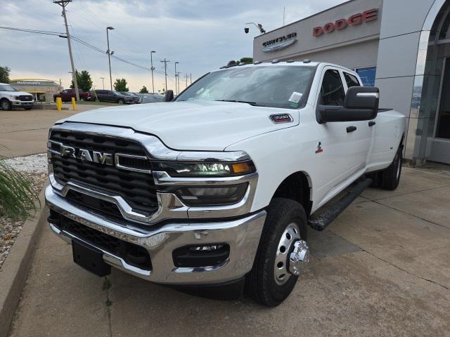 2025 RAM Ram 3500 RAM 3500 TRADESMAN CREW CAB 4X4 8 BOX