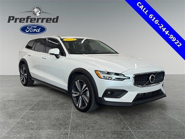 2023 Volvo V60 Cross Country B5 Plus