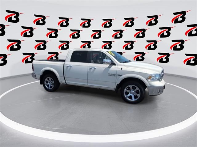 2017 RAM 1500 Laramie Crew Cab 4x4 57 Box
