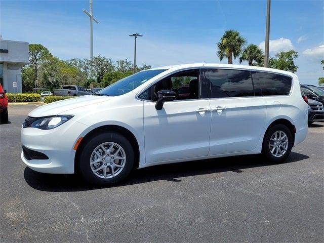 2025 Chrysler Voyager VOYAGER LX