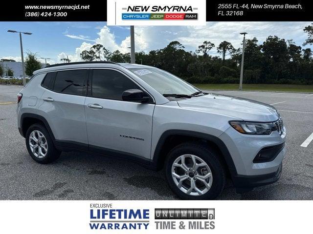 2025 Jeep Compass COMPASS LATITUDE 4X4