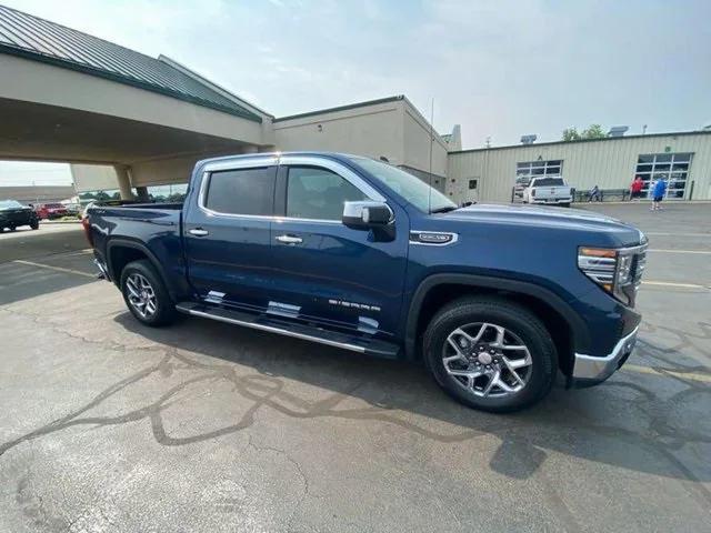 2022 GMC Sierra 1500 4WD Crew Cab Short Box SLT
