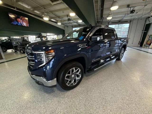 2022 GMC Sierra 1500 4WD Crew Cab Short Box SLT