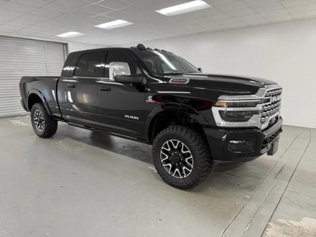 2025 RAM 3500 LimitedLimited Longhorn Mega Cab 4x4 64 Box