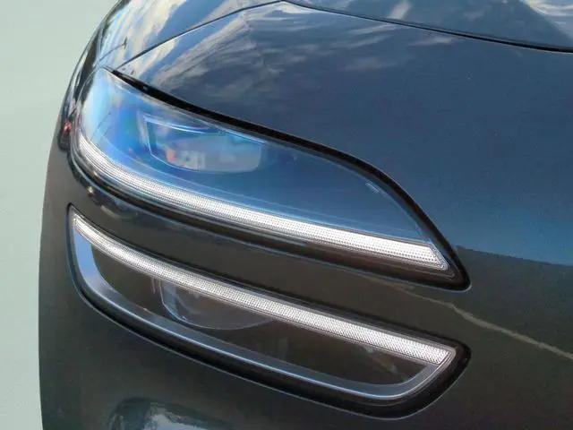 2025 Genesis G70 2.5T RWD