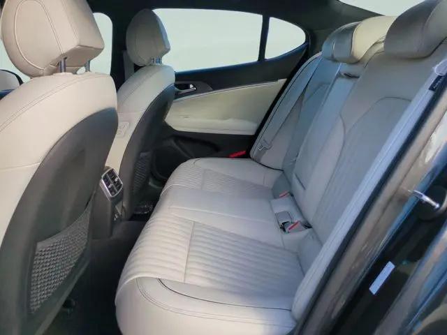2025 Genesis G70 2.5T RWD