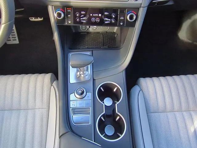 2025 Genesis G70 2.5T RWD