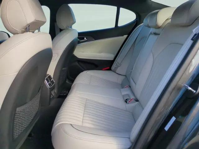 2025 Genesis G70 2.5T RWD