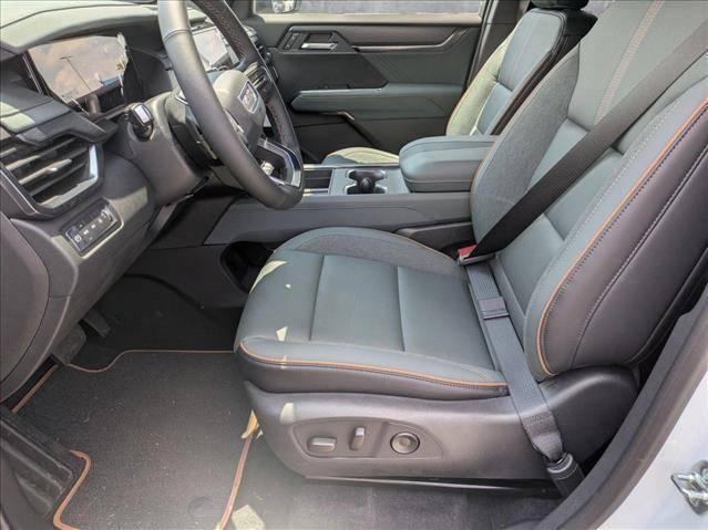 2025 GMC Acadia AWD AT4