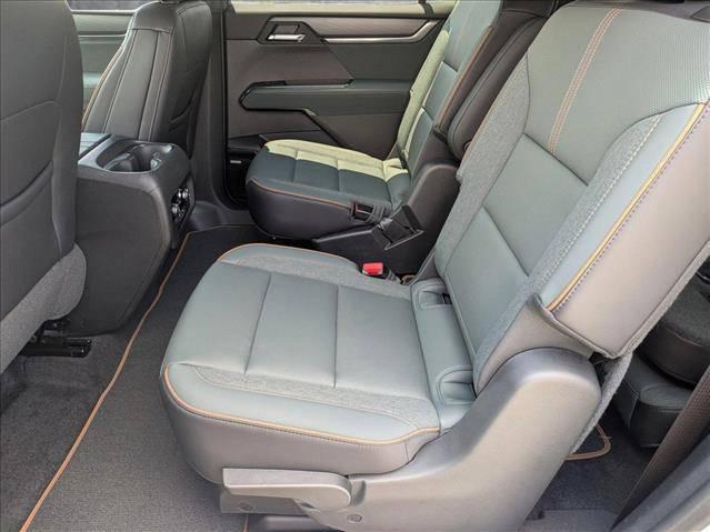 2025 GMC Acadia AWD AT4