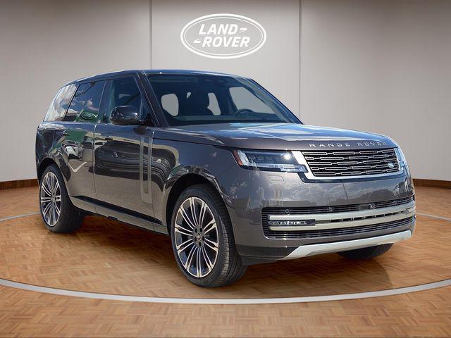 2025 Land Rover Range Rover P530 SE