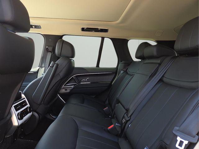 2025 Land Rover Range Rover P530 SE