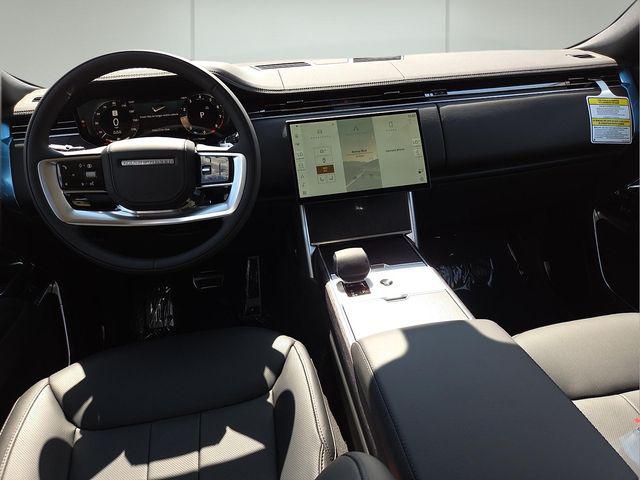 2025 Land Rover Range Rover P530 SE