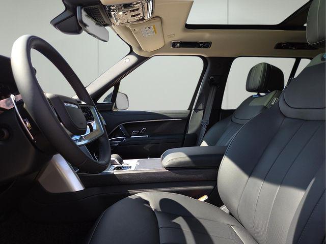 2025 Land Rover Range Rover P530 SE
