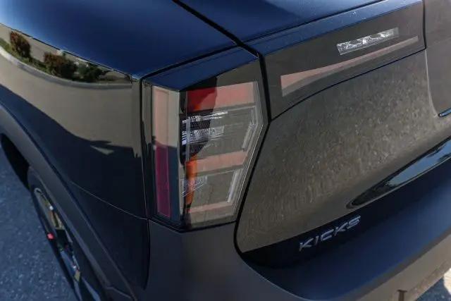 2025 Nissan Kicks SR FWD