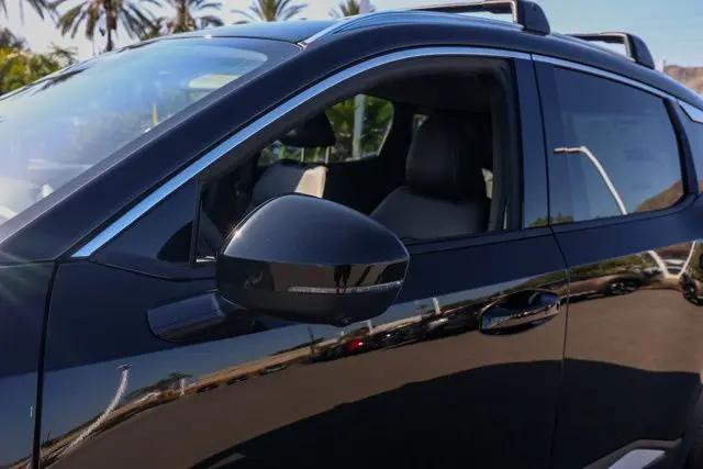 2025 Nissan Kicks SR FWD