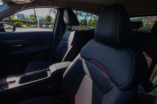 2025 Nissan Kicks SR FWD