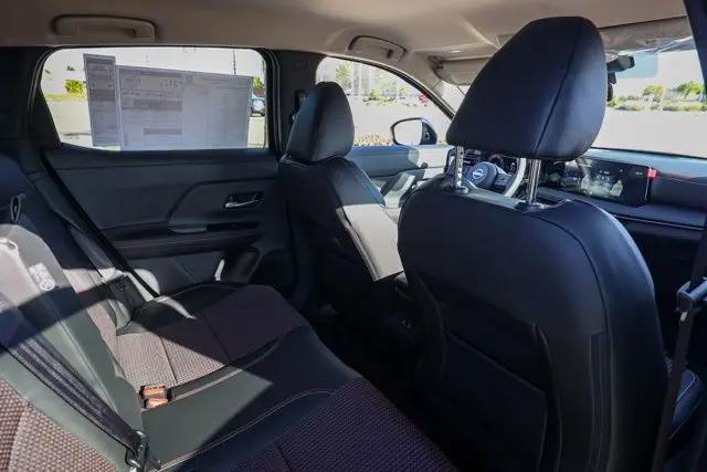 2025 Nissan Kicks SR FWD