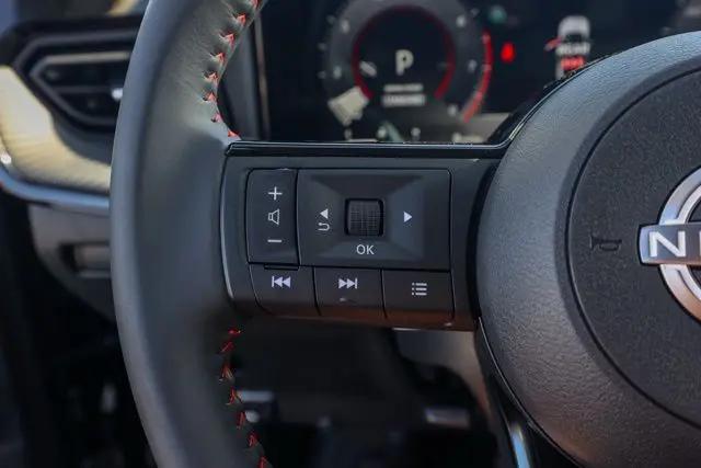 2025 Nissan Kicks SR FWD