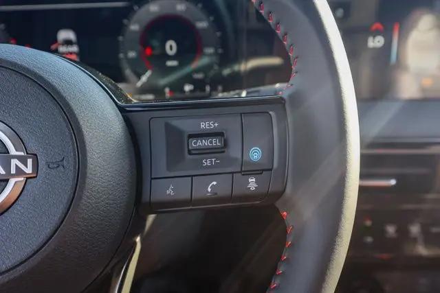 2025 Nissan Kicks SR FWD