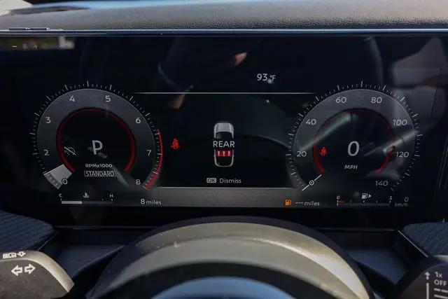 2025 Nissan Kicks SR FWD