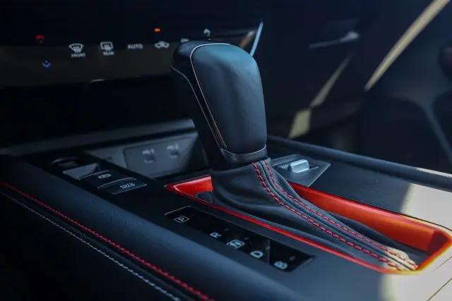 2025 Nissan Kicks SR FWD