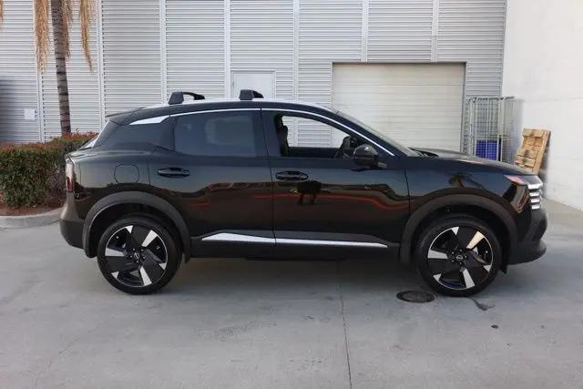 2025 Nissan Kicks SR FWD