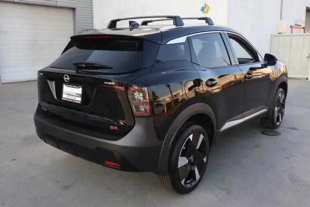 2025 Nissan Kicks SR FWD