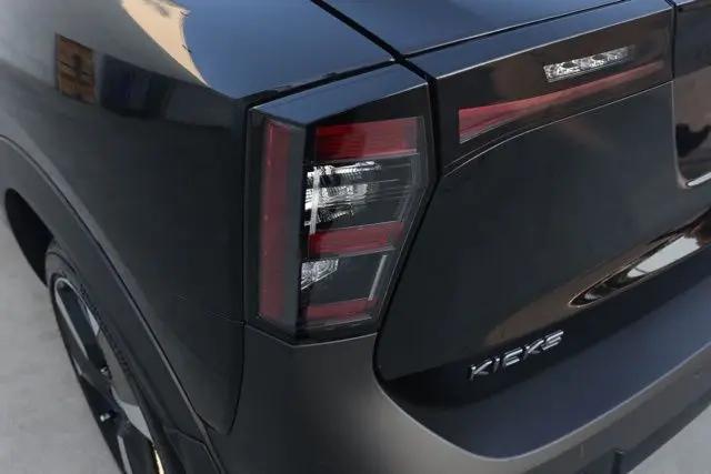 2025 Nissan Kicks SR FWD