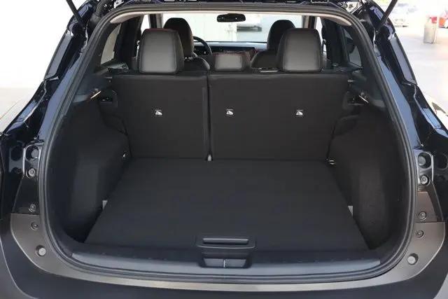 2025 Nissan Kicks SR FWD