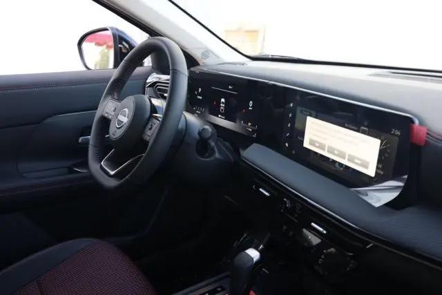 2025 Nissan Kicks SR FWD
