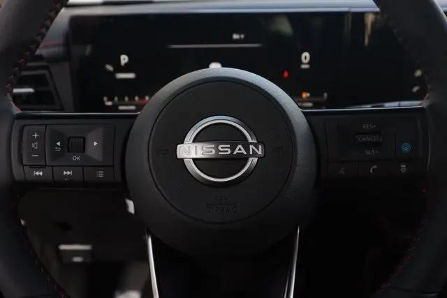 2025 Nissan Kicks SR FWD