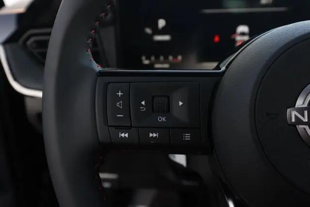 2025 Nissan Kicks SR FWD