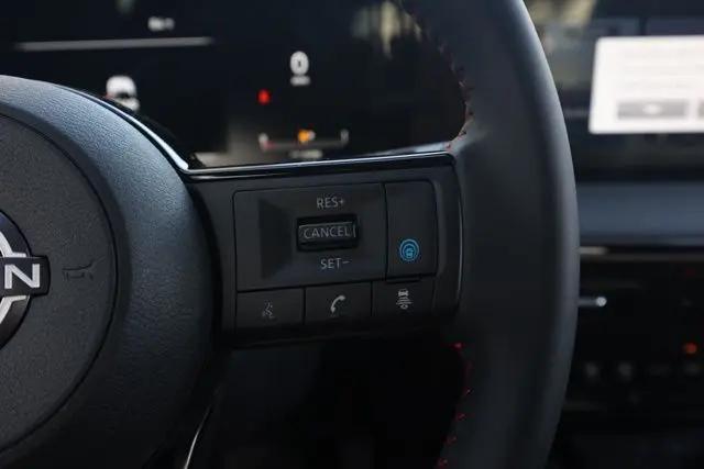 2025 Nissan Kicks SR FWD