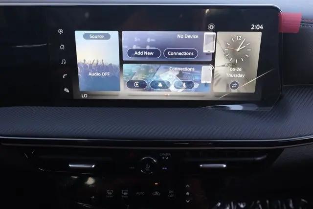 2025 Nissan Kicks SR FWD