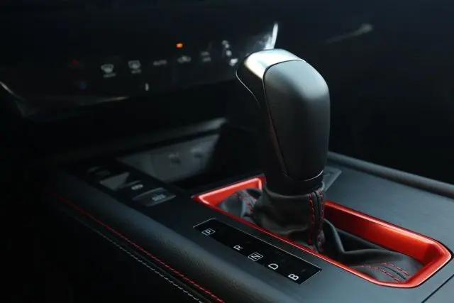 2025 Nissan Kicks SR FWD