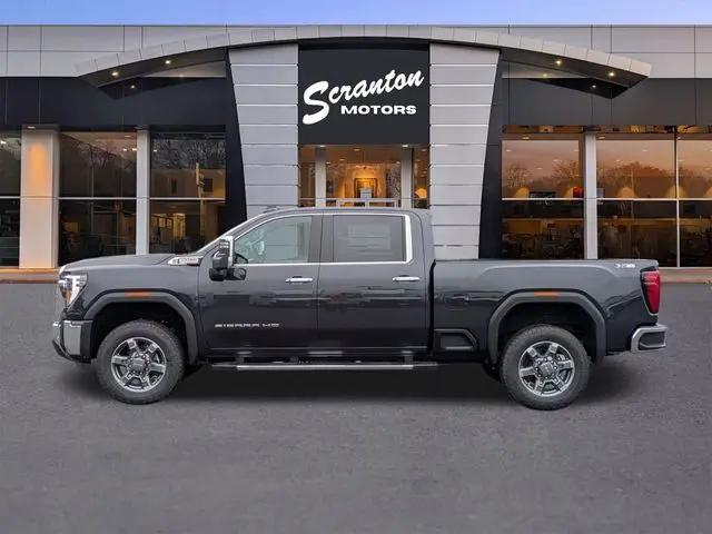 2025 GMC Sierra 2500HD 4WD Crew Cab Standard Bed SLT
