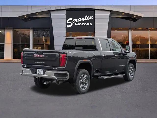2025 GMC Sierra 2500HD 4WD Crew Cab Standard Bed SLT
